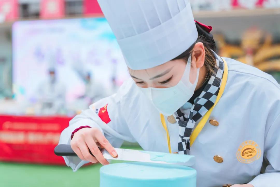 【職業(yè)教育】創(chuàng)造另一種可能，未畢業(yè)就能預(yù)定工作！