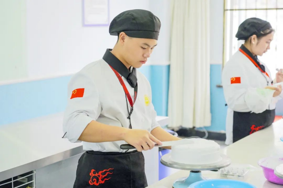 00后學(xué)什么技術(shù)好？汽修、廚師、計(jì)算機(jī)哪個(gè)好？526.png