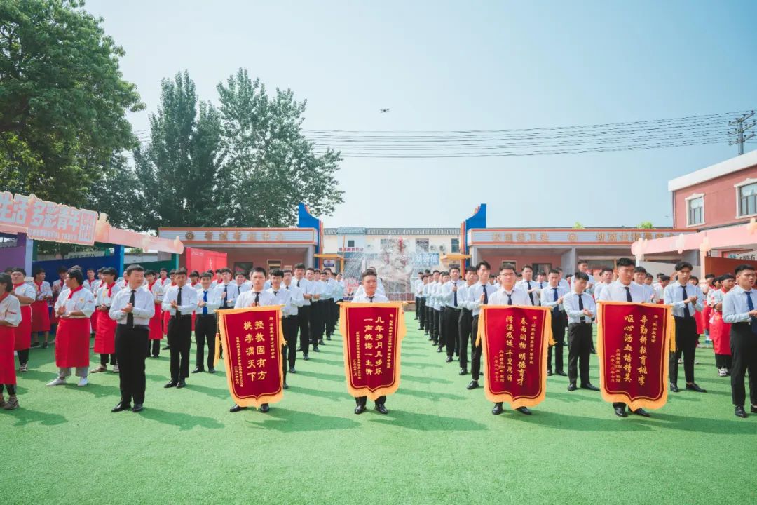 渝鄉(xiāng)辣婆婆班畢業(yè)典禮：用青春作答，與時代同行！
