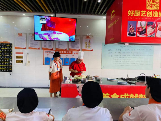 初中畢業(yè)是先打工還是先學技術(shù)414.png