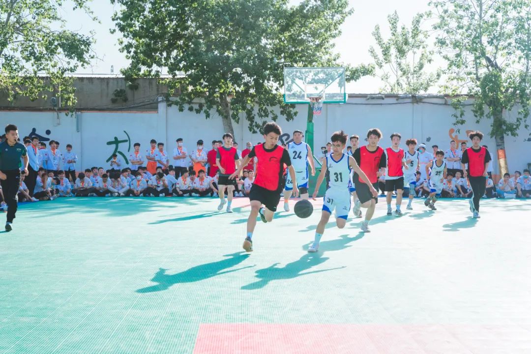 初中男生適合學(xué)什么專業(yè)？哪些專業(yè)既熱門又有前途？