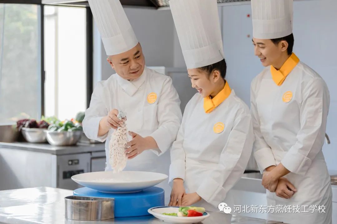 校企預(yù)定會(huì)暨產(chǎn)教融合簽約儀式 1 天，關(guān)于校企共建你還有不了解的嗎？