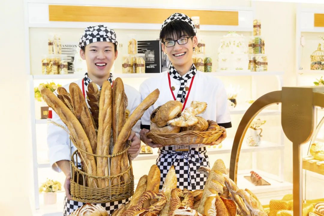 以春之名丨在河北新東方，送你一束特別的“花”