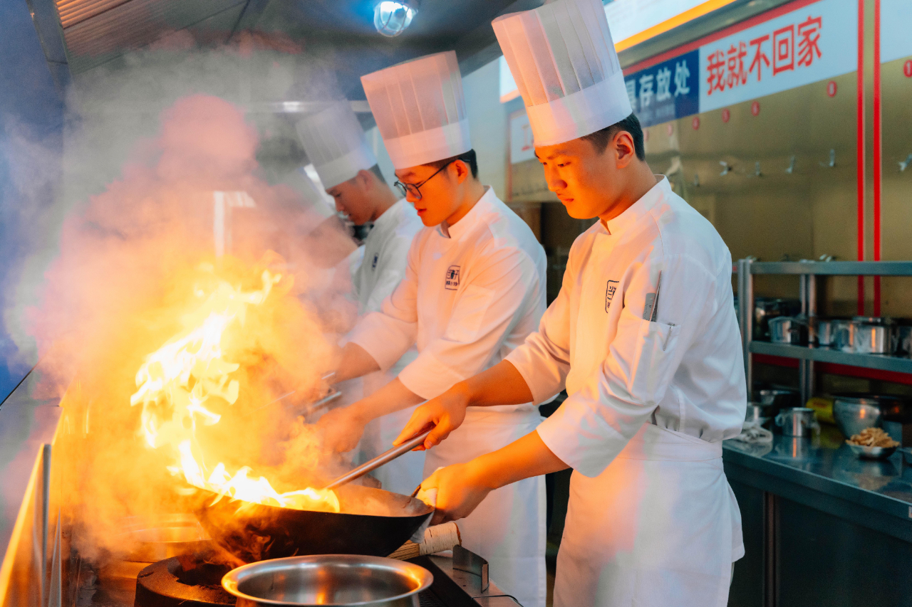 什么工作不會被AI替代?揭秘就業(yè)難背后的真相！