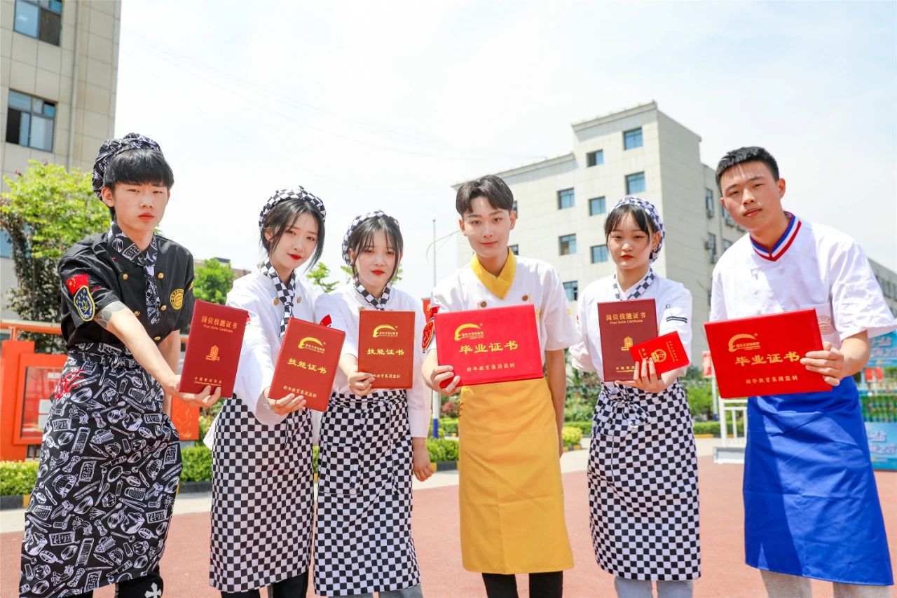 全面對(duì)比，為何我選擇從XX學(xué)校轉(zhuǎn)到河北新東方？